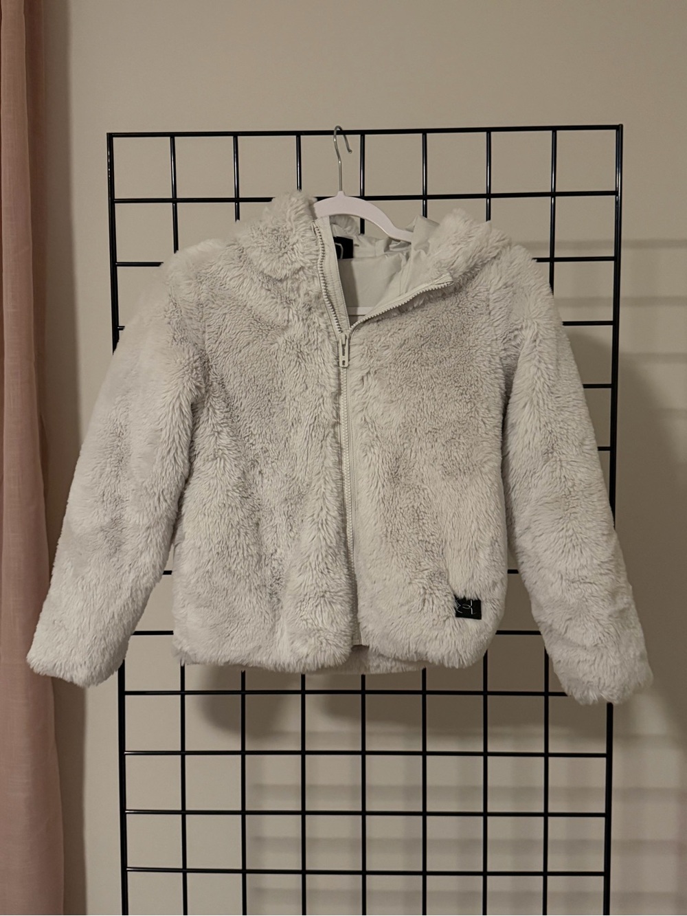 Under Armour Kids Plush Faux Fur Hooded Puffer Jacket in Light Gray